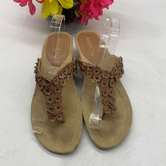Markon Shoes - Marlon Carmel Tan floral Thing sandal size 10 FFT5107A
